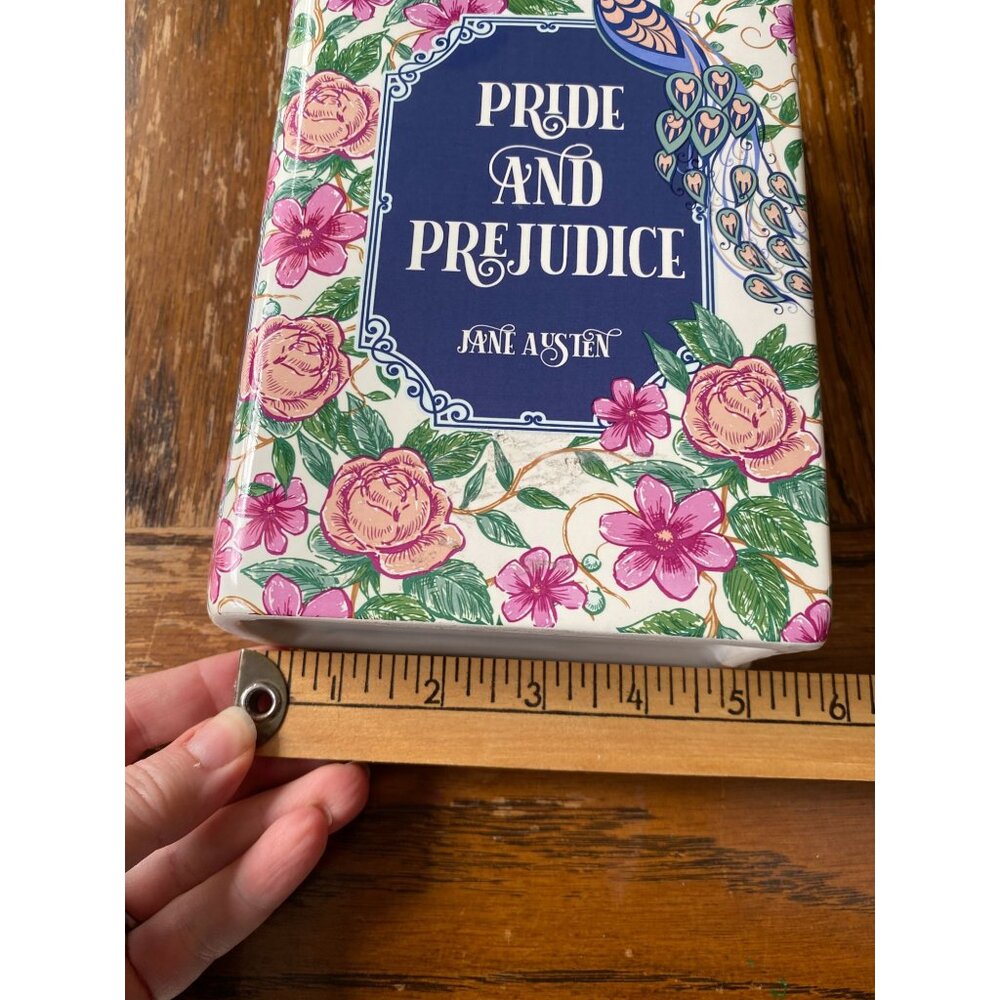 Pride and Prejudice Jane Austin Book Vase Steel Mill & Co - Picture 5 of 5